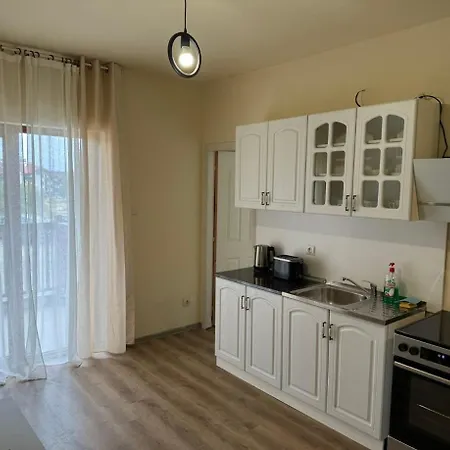 Simple And Affordable In With Available Parking Space Apartment *