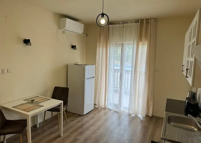 아파트 Simple And Affordable In With Available Parking Space *