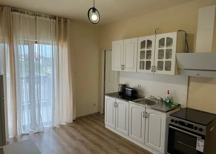 Simple And Affordable In With Available Parking Space Apartment *