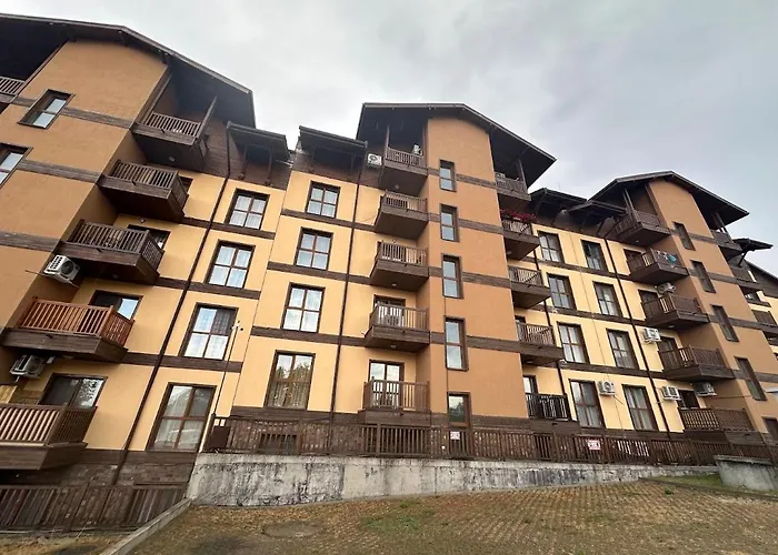 Apartment Simple And Affordable In With Available Parking Space *